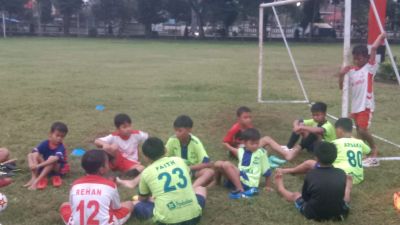 Sepak bola anak